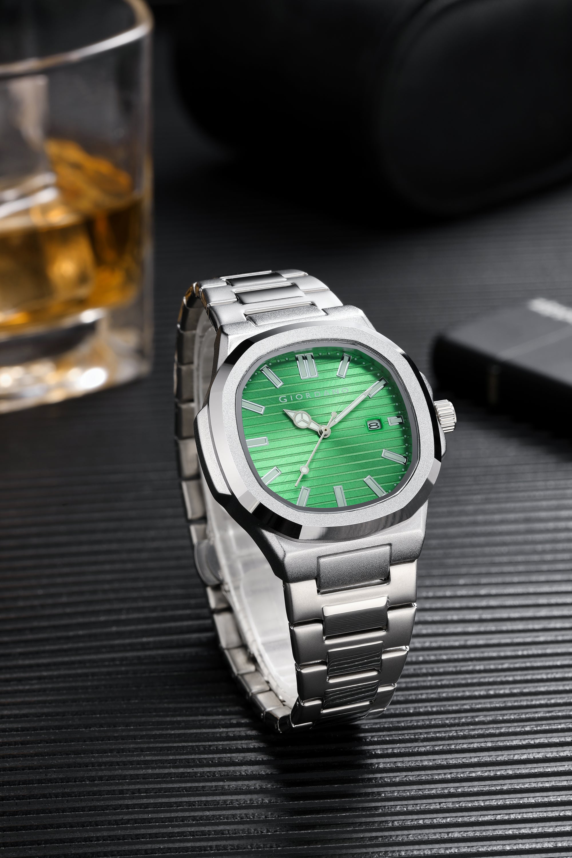 Giordano Analog Watch for Men – Textured Dial, Stainless Steel Strap, Date Display, Quartz Movement, Water Resistant | GZ-50134-44